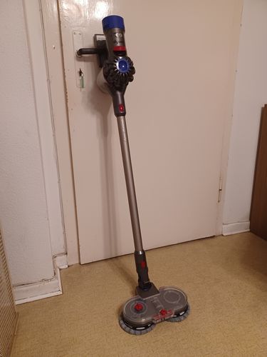 Ursula W. review of Elektrischer Wischaufsatz passend für Dyson V7/ V8/ V10/ V11/ V12/ V15 (2 Wischpads inkl.)