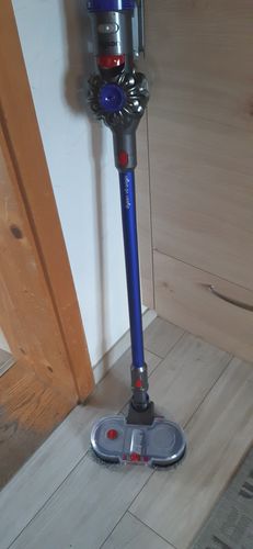Elsa K. review of Elektrischer Wischaufsatz passend für Dyson V7/ V8/ V10/ V11/ V15 (2 Wischpads inkl.)