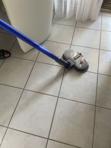 Georg F. review of Elektrischer Wischaufsatz passend für Dyson V7/ V8/ V10/ V11/ V15 (2 Wischpads inkl.)