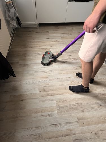 Lisa-marie G. review of Elektrischer Wischaufsatz passend für Dyson V7/ V8/ V10/ V11/ V15 (2 Wischpads inkl.)